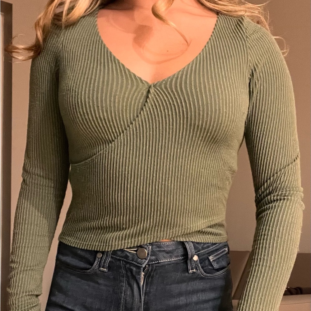 HOLLISTER   Size S MOSS GREEN   Faux Wrap Ribbed Knit CROP TOP   Long Sleeves
